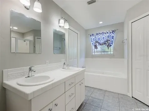 25547 SW 20 Place Newberry FL 32669