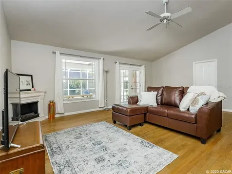 25547 SW 20 Place Newberry FL 32669