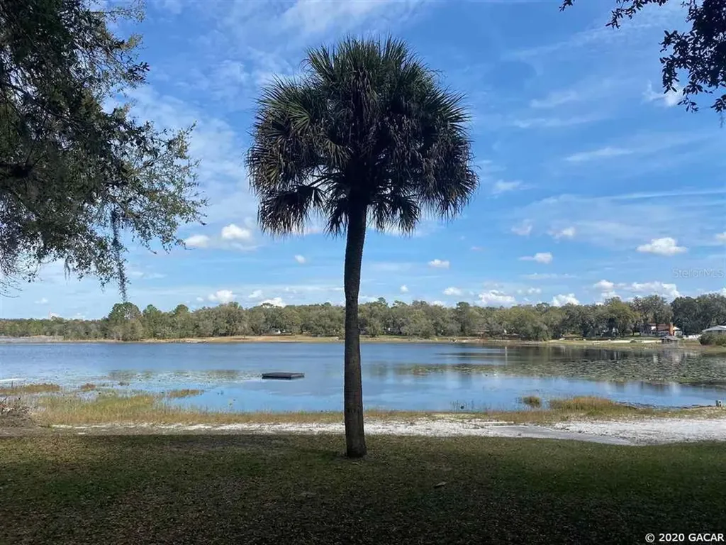 168 E Cowpen Lake Point Road Hawthorne FL 32640