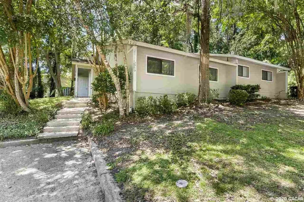 3949 NW 7th Place Gainesville FL 32607