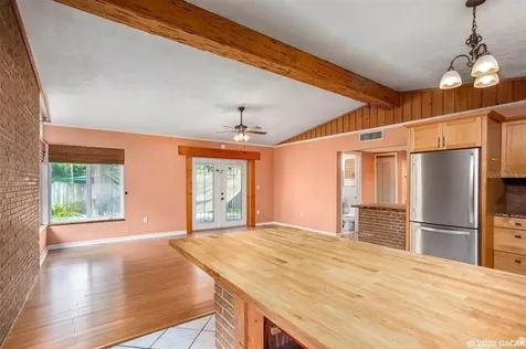 16515 NW Us Highway 441 Alachua FL 32615