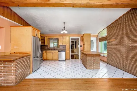 16515 NW Us Highway 441 Alachua FL 32615