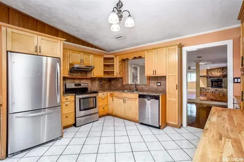 16515 NW Us Highway 441 Alachua FL 32615