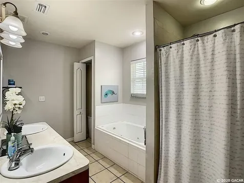 25072 SW 19th Avenue Newberry FL 32669