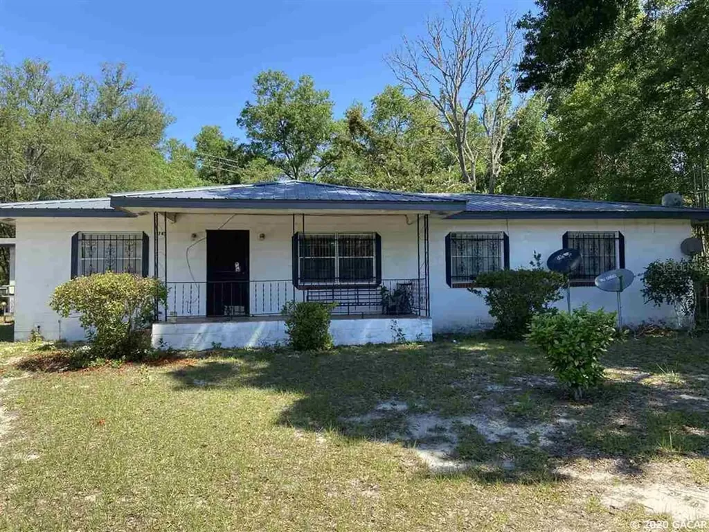 1742 State Road 20 Hawthorne FL 32640