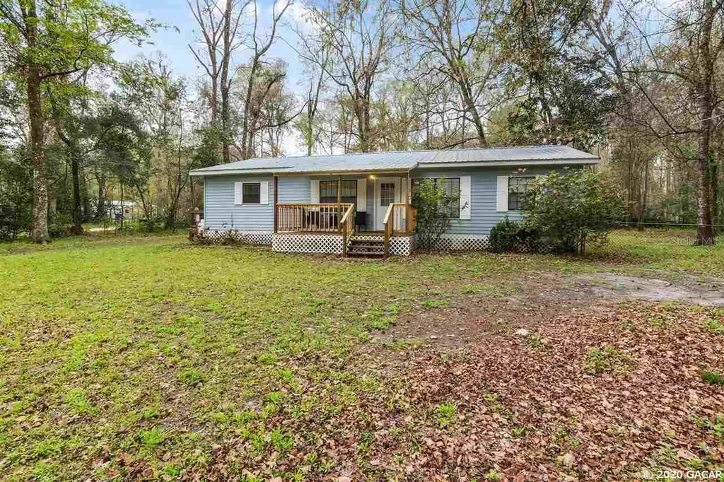 696 SW Washington Avenue Fort White FL 32038