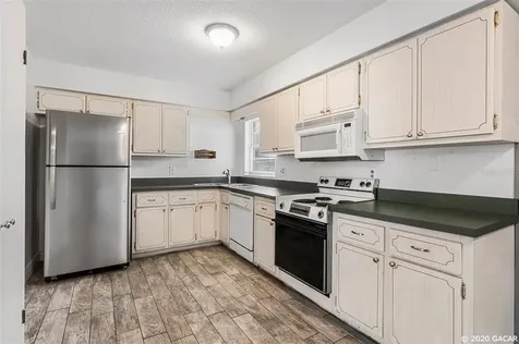 2250 NW 20th Court Gainesville FL 32605