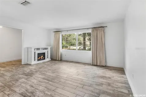 2250 NW 20th Court Gainesville FL 32605