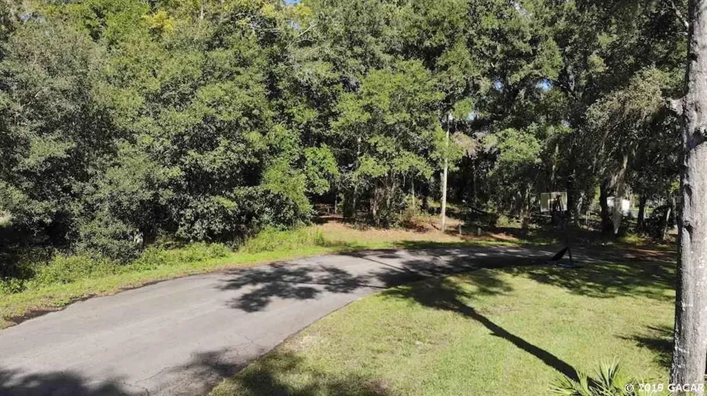 121 Swans Nest Circle Melrose FL 32666