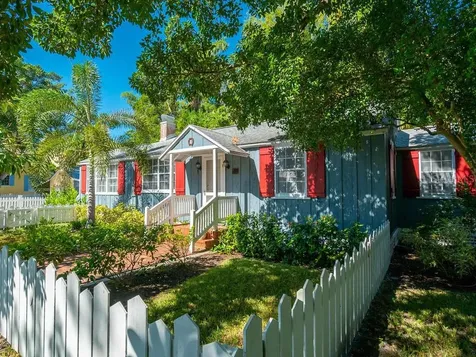 129 Edmondson Avenue Sarasota FL 34242