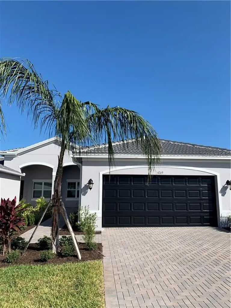 4769 Avila Lakes Drive Wimauma FL 33598