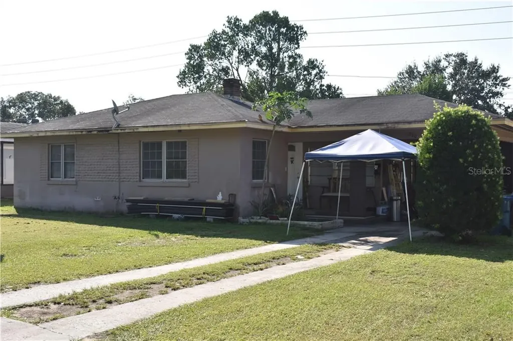 210 Steedly Avenue Lake Wales FL 33853