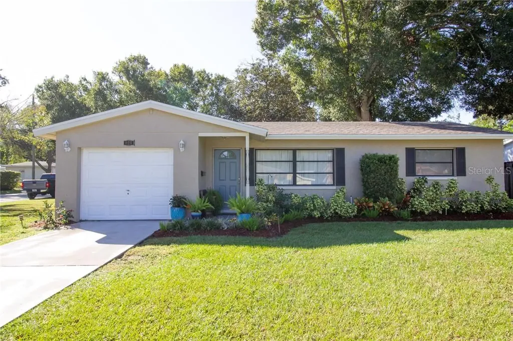 800 76th Avenue N St Petersburg FL 33702