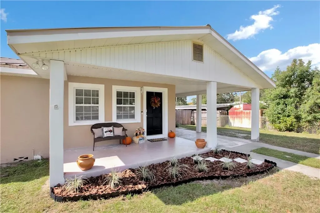5123 Wood Street Zephyrhills FL 33542
