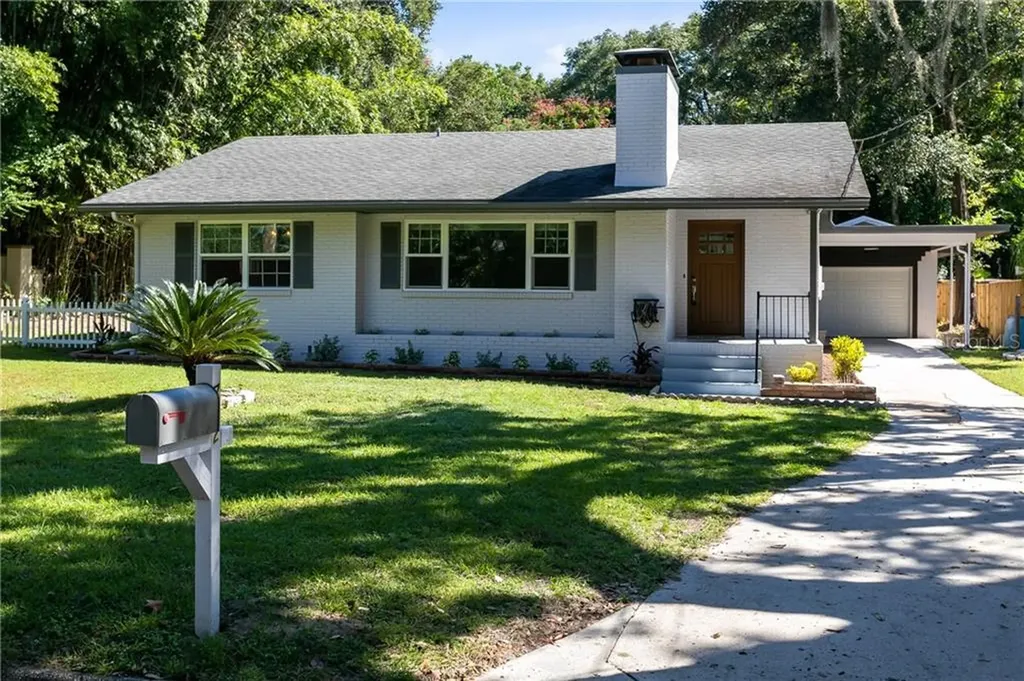 722 N Grandview Street Mount Dora FL 32757