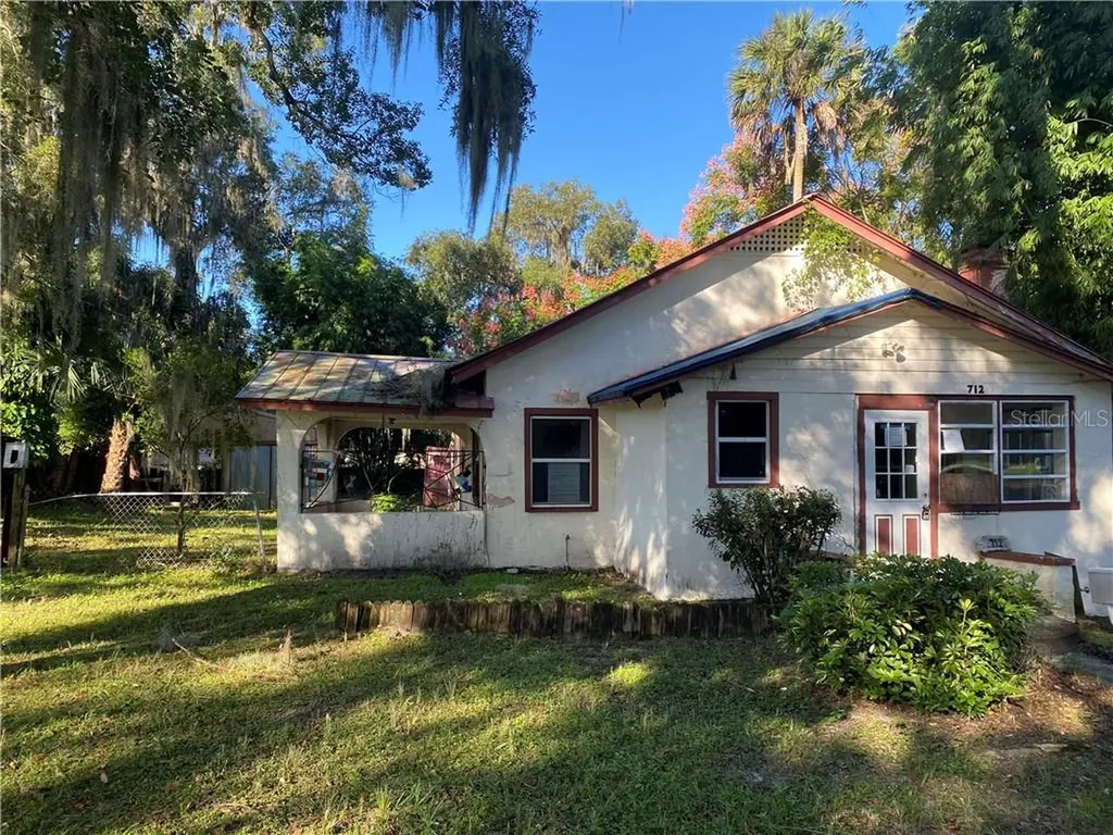 712 S Palmetto Avenue Deland FL 32720