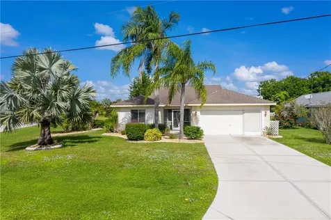 27 Sportsman Terrace Rotonda West FL 33947