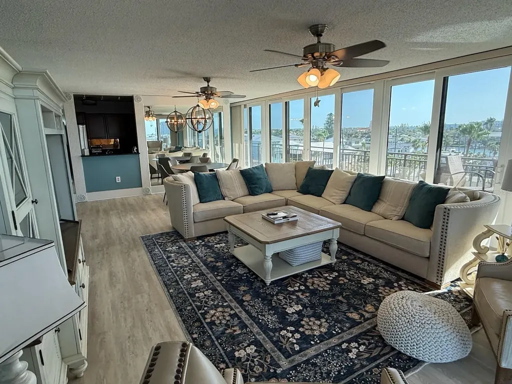 7650 Bayshore Drive Treasure Island FL 33706