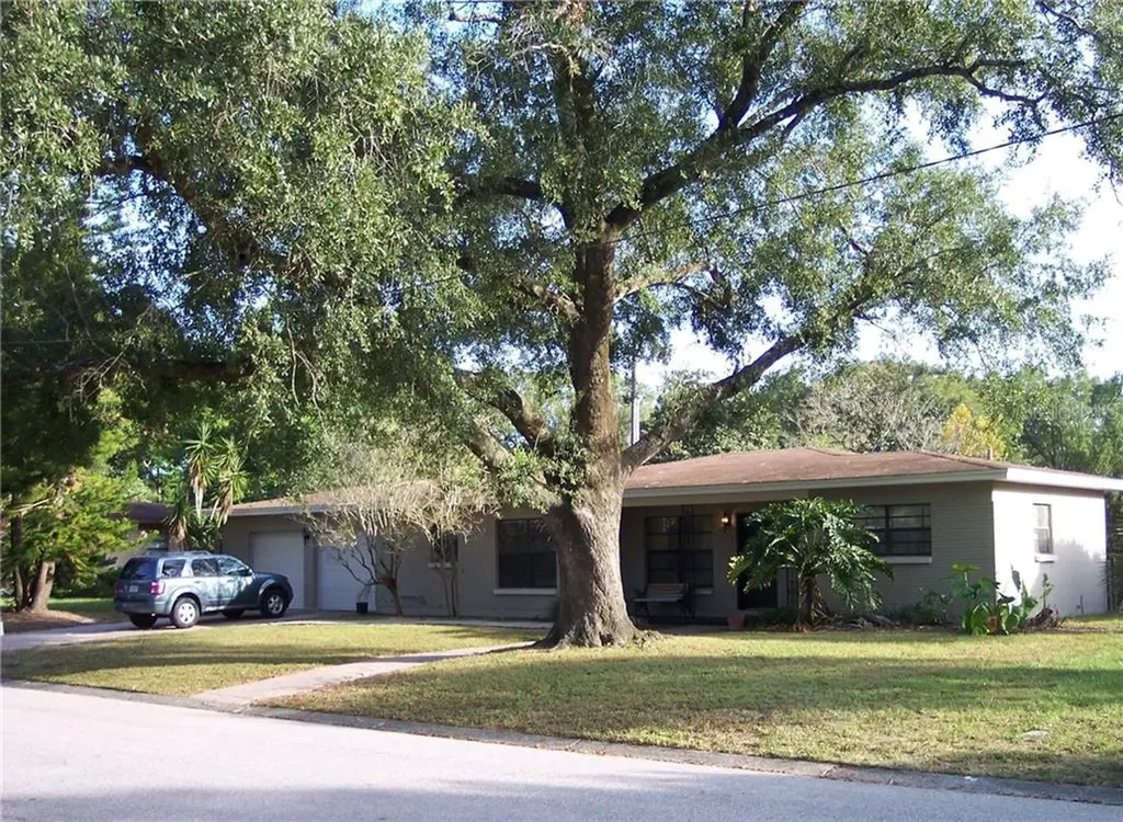 205 Forest Park Avenue Temple Terrace FL 33617