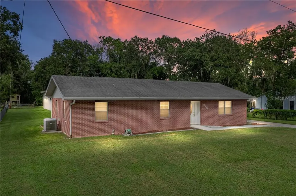 215 Tracy Way Lakeland FL 33809