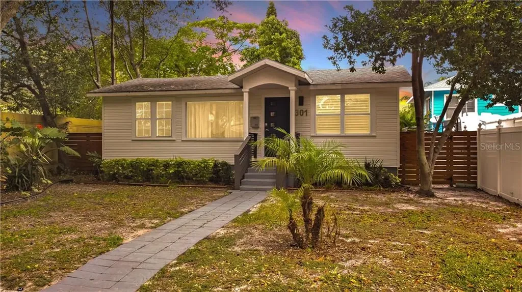 301 21st Avenue N St Petersburg FL 33704