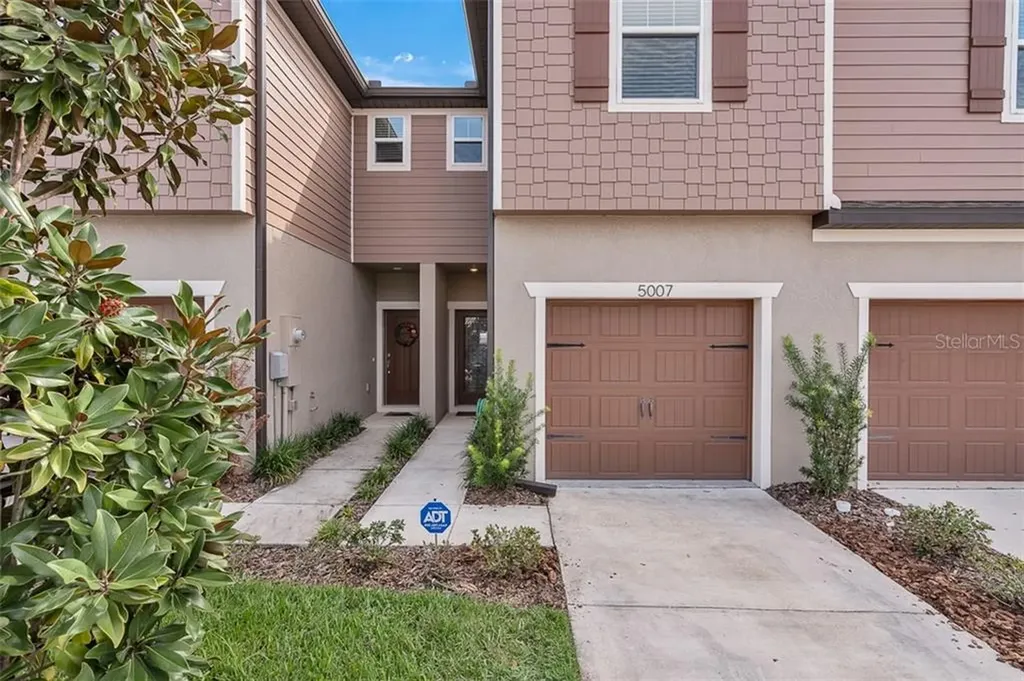 5007 Blue Latan Lane Tampa FL 33610