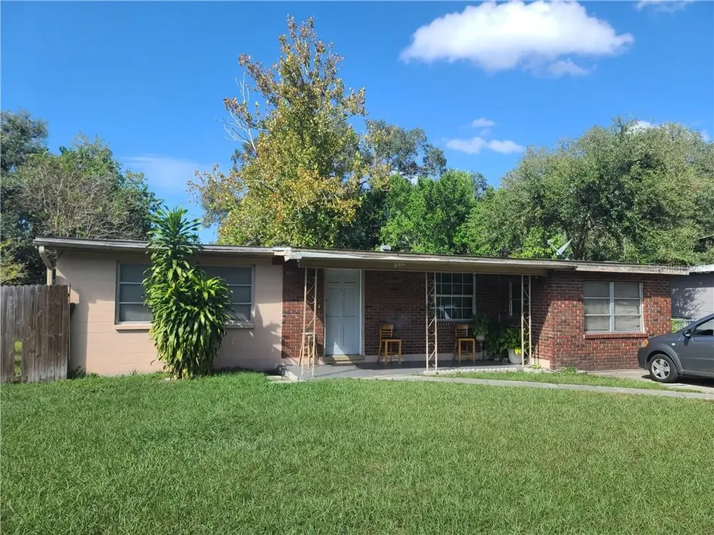 8718 N Hyaleah Road Tampa FL 33617