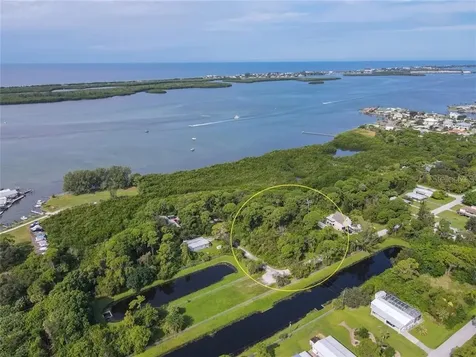 2980 Waterside Drive Englewood FL 34224