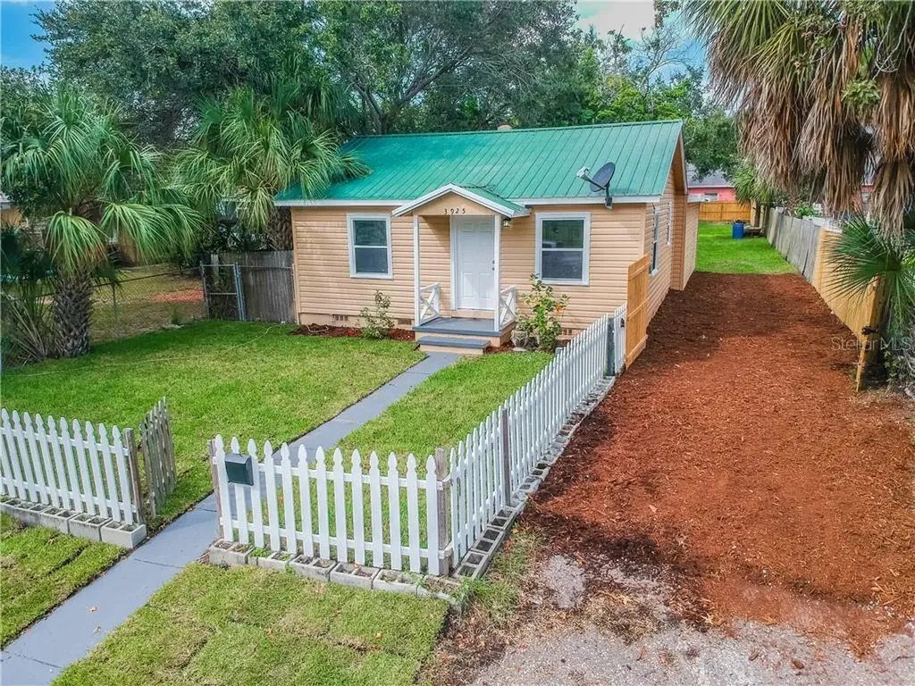 3925 19th Avenue S St Petersburg FL 33711