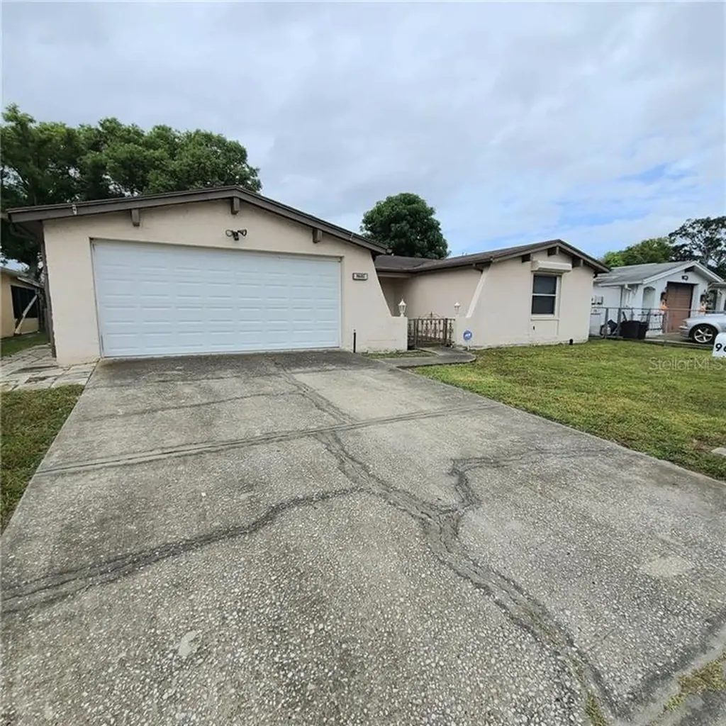 9605 Lakeside Lane Port Richey FL 34668
