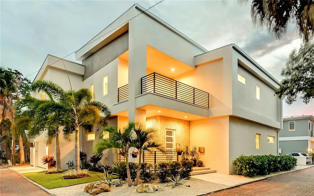 1816 Hawkins Court Sarasota FL 34236