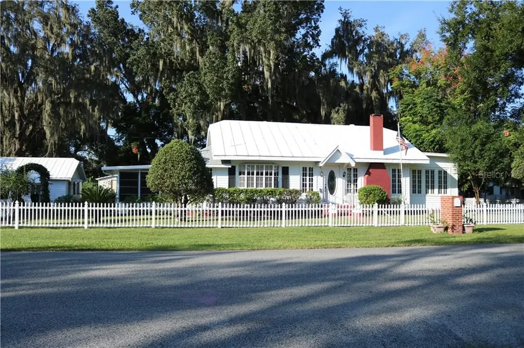 38803 6th Avenue Zephyrhills FL 33542