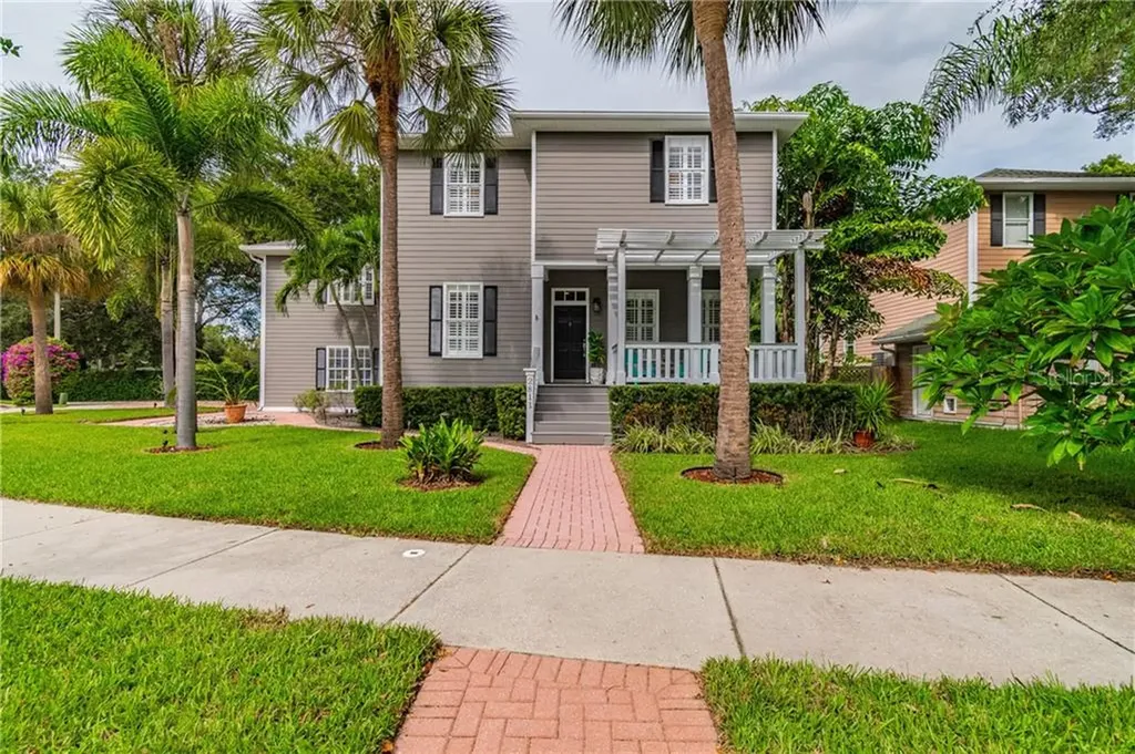 2811 Northpointe Lane Tampa FL 33611