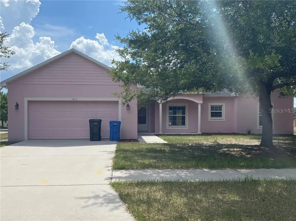1423 Cristo Rey Place Plant City FL 33566