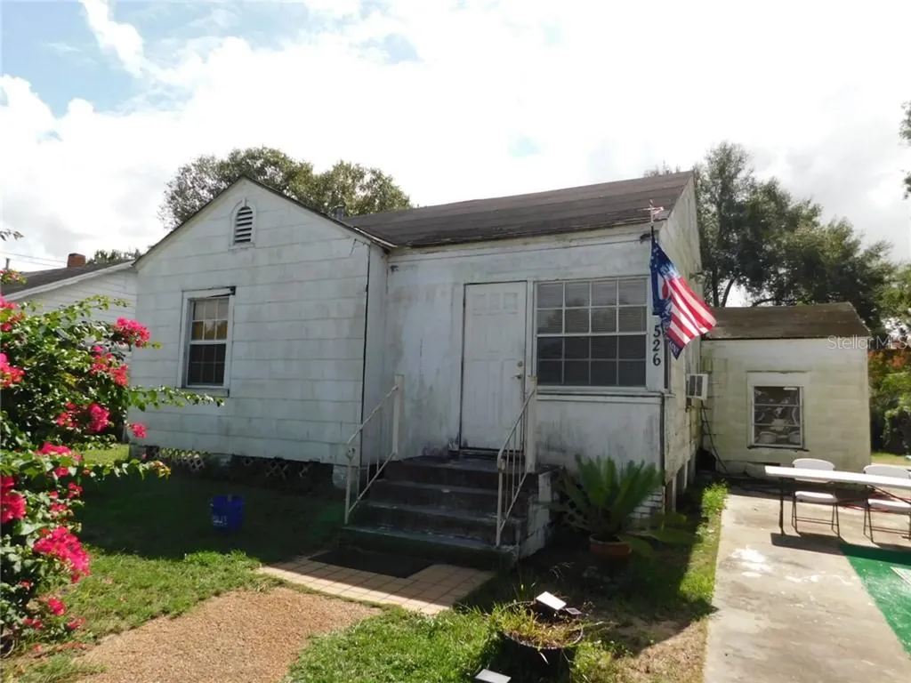 526 Domaris Avenue Lake Wales FL 33853