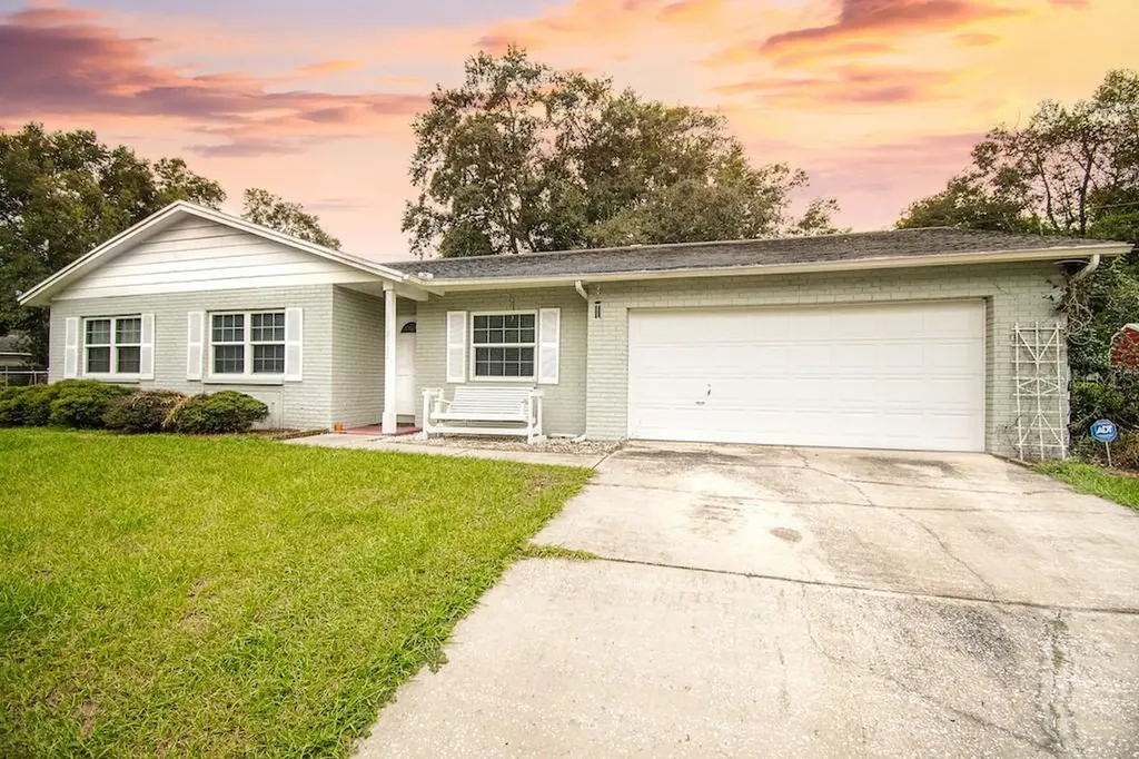 2102 Ramblewood Court Brandon FL 33510