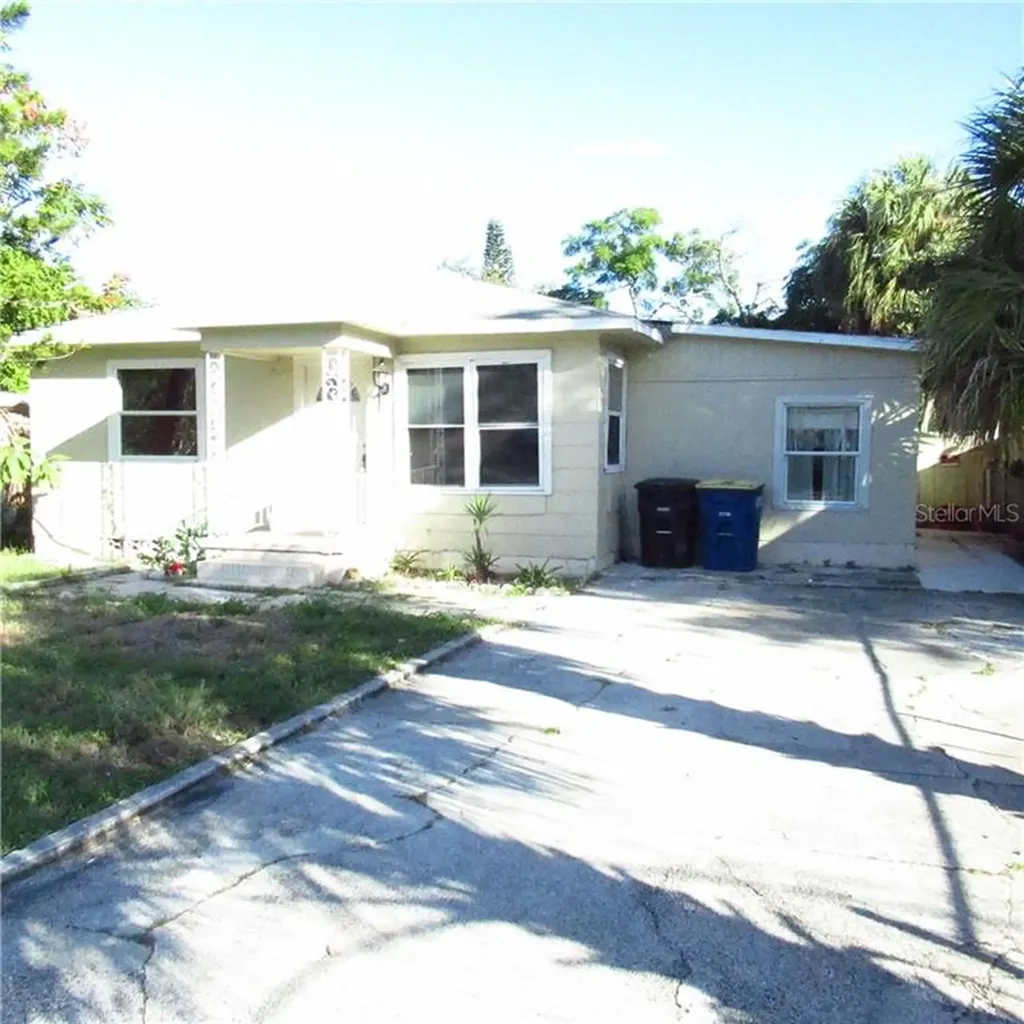 1472 Pierce Street Clearwater FL 33755