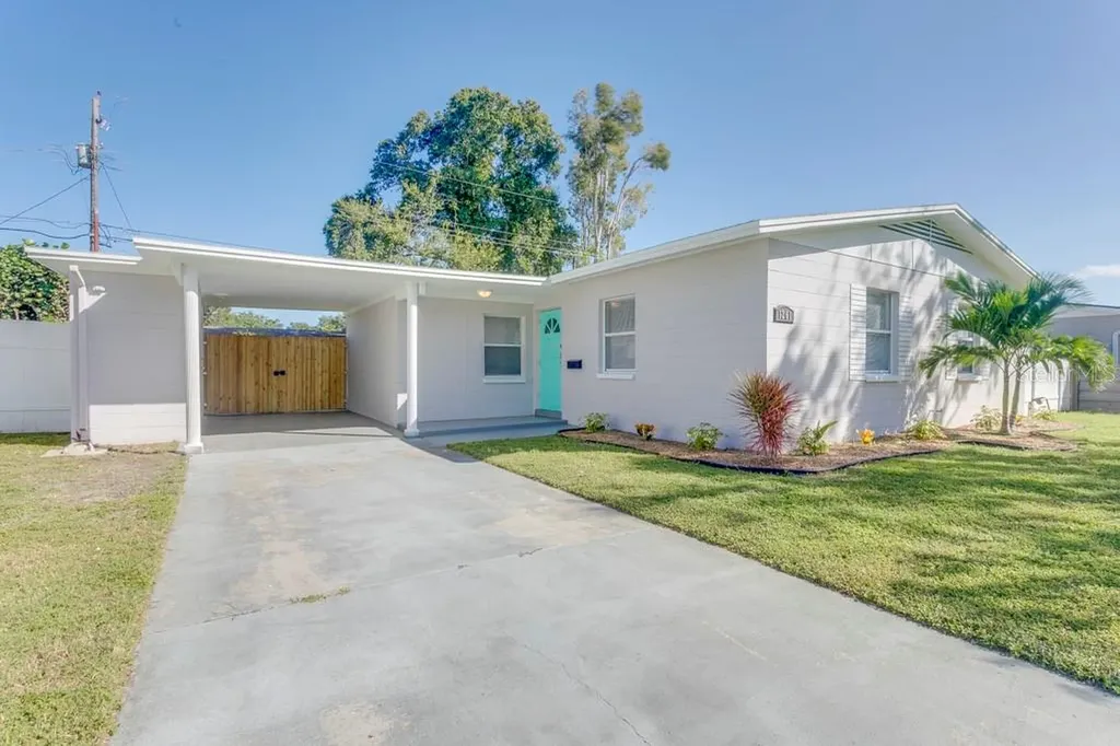 1261 79th Avenue N St Petersburg FL 33702