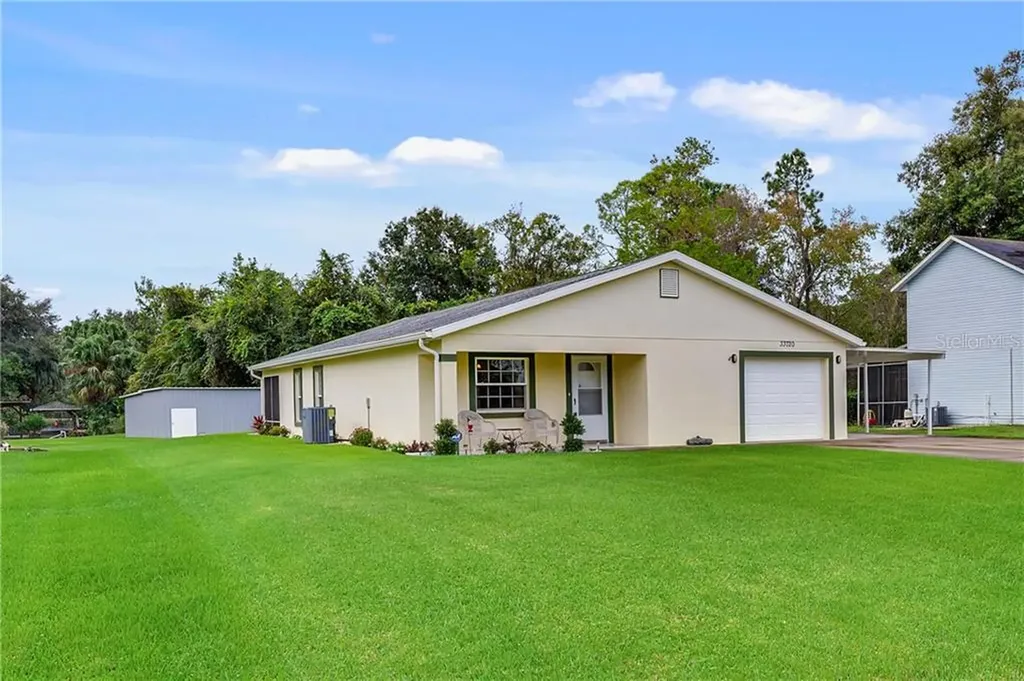 33720 Linda Lane Leesburg FL 34788