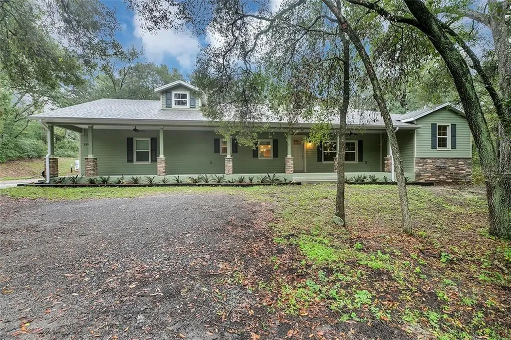 2557 Greenhouse Court Deland FL 32720