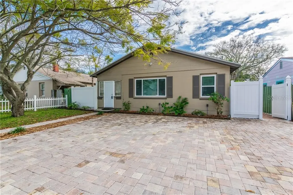 5618 15th Avenue S Gulfport FL 33707