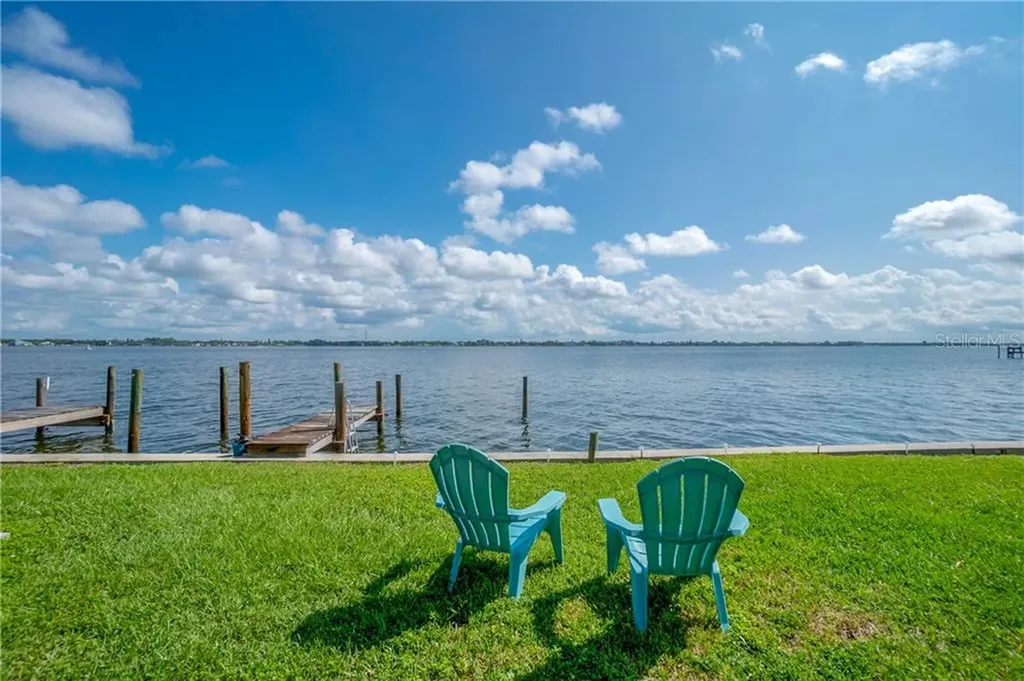 5041 N Beach Road Englewood FL 34223