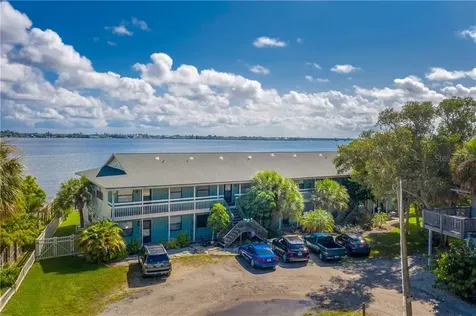 5041 N Beach Road Englewood FL 34223