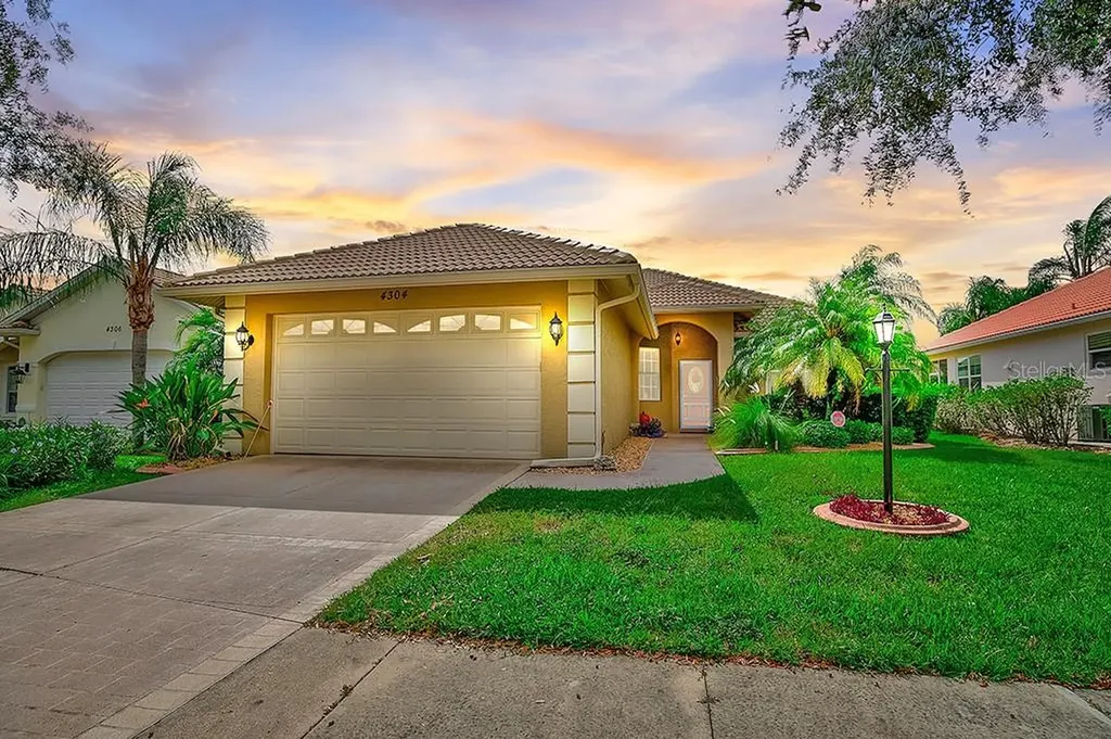 4304 Via Del Santi Venice FL 34293