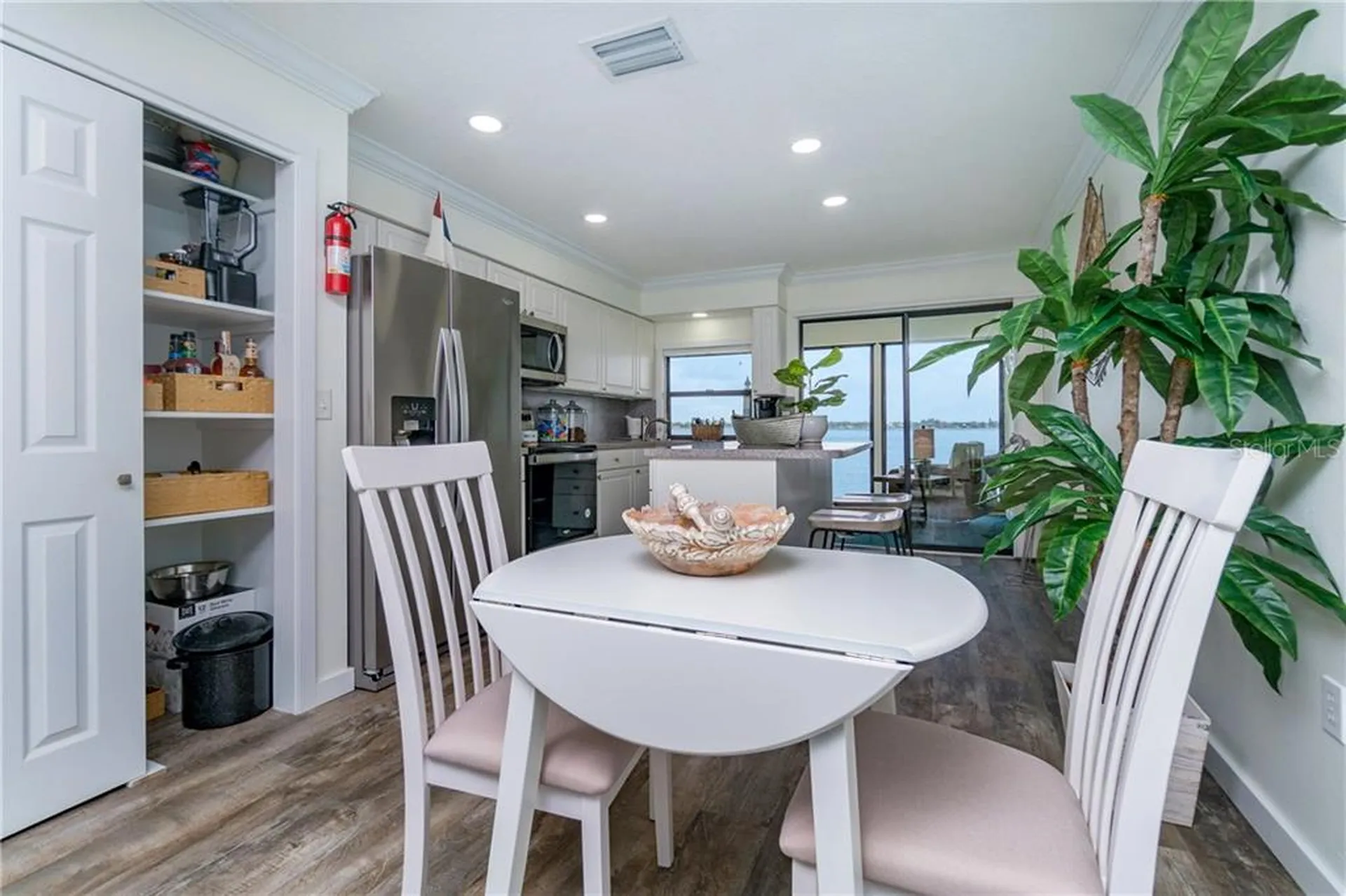 5041 N Beach Road Englewood FL 34223