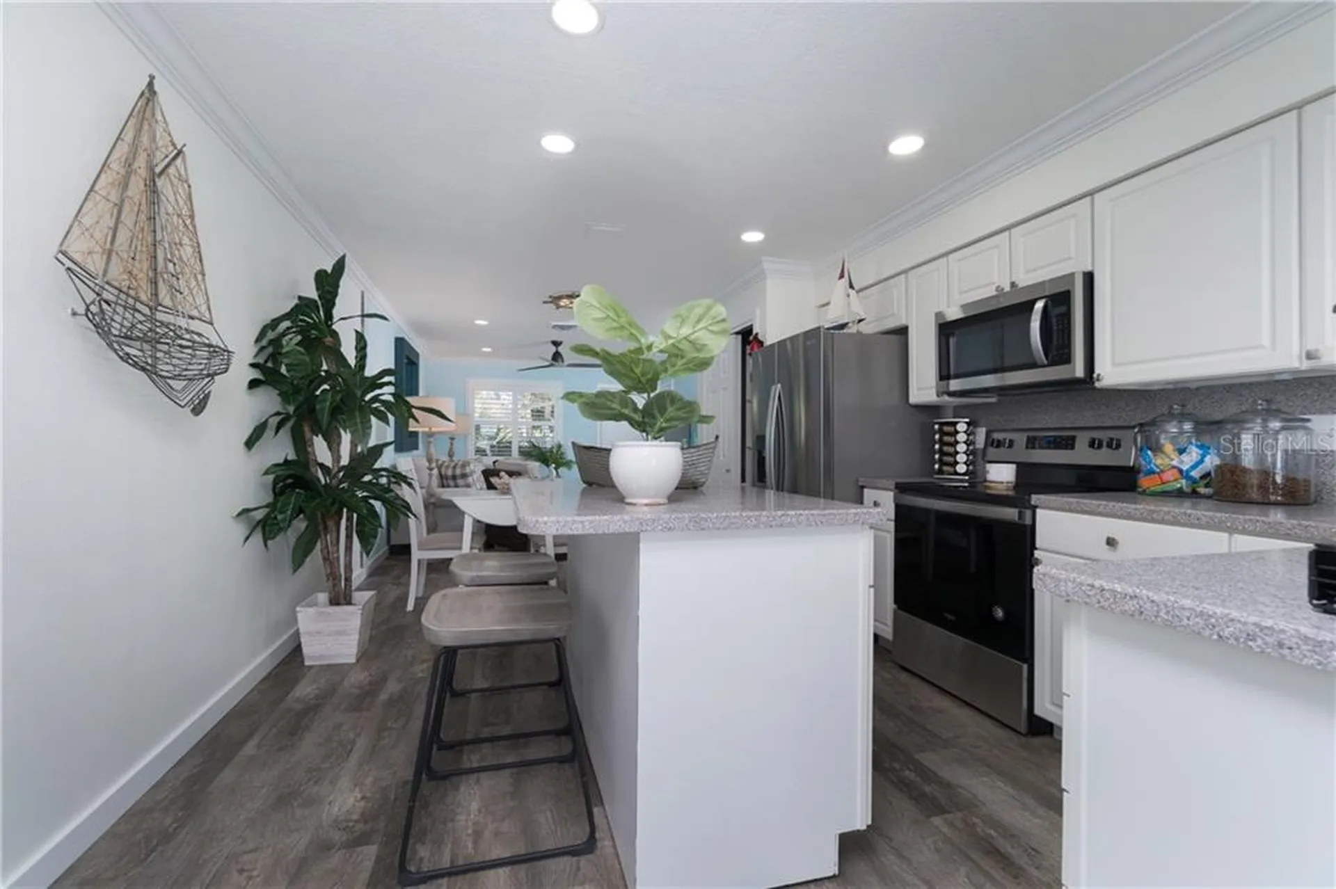 5041 N Beach Road Englewood FL 34223