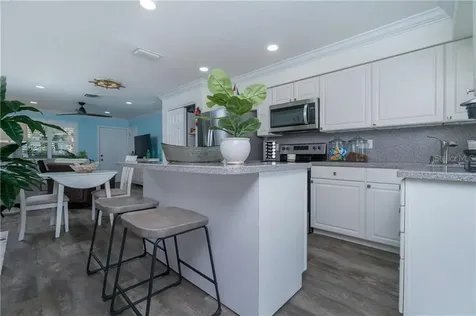 5041 N Beach Road Englewood FL 34223