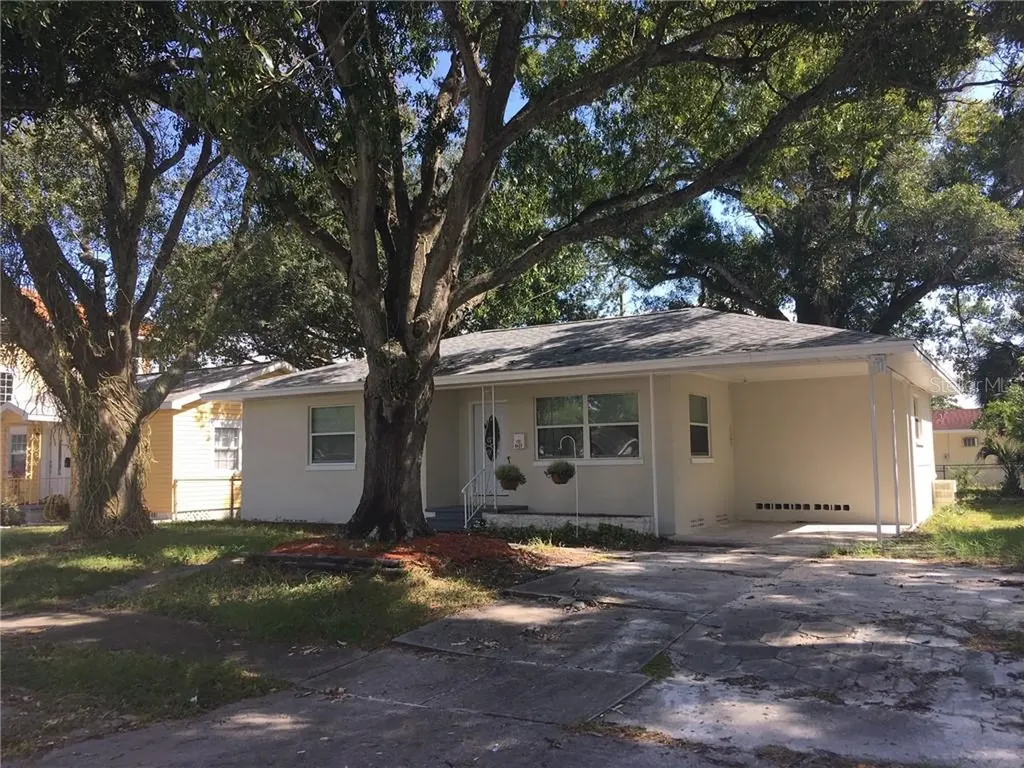 8437 5th Street N St Petersburg FL 33702