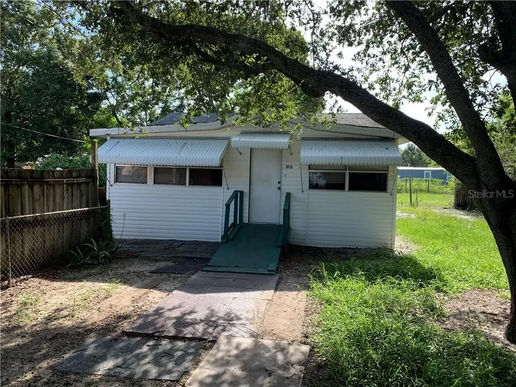 313 Congress Avenue Auburndale FL 33823