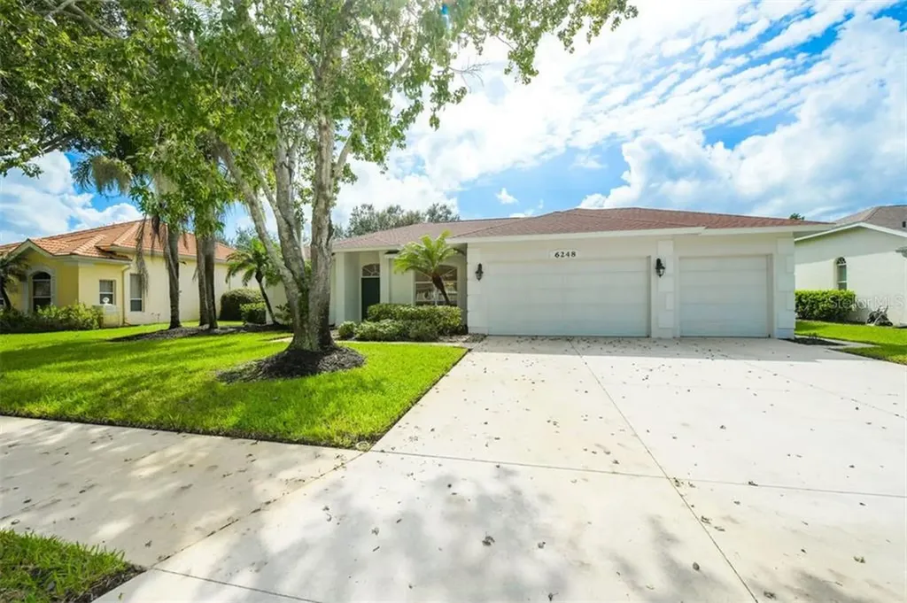 6248 Aventura Drive Sarasota FL 34241